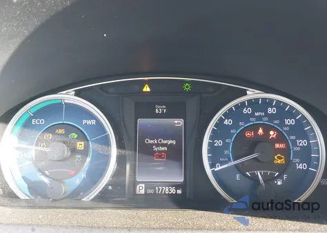 2016 Toyota Camry Hybrid Le z USA, uszkodzony, nr VIN 4T1BD1FK2GU186716